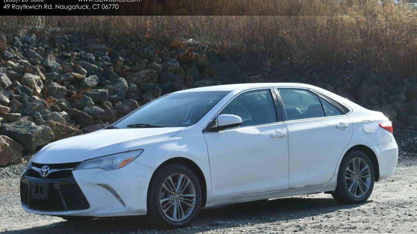 2016 Toyota Camry SE — Sedan — 67,600 mi — Naugatuck, CT