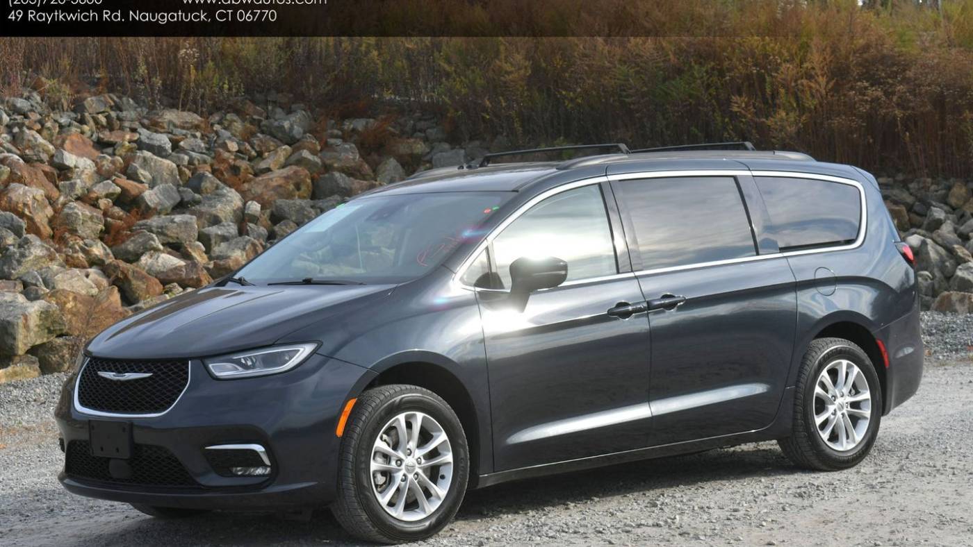 2021 Chrysler Pacifica Touring — Minivan — 89,300 mi — Naugatuck, CT