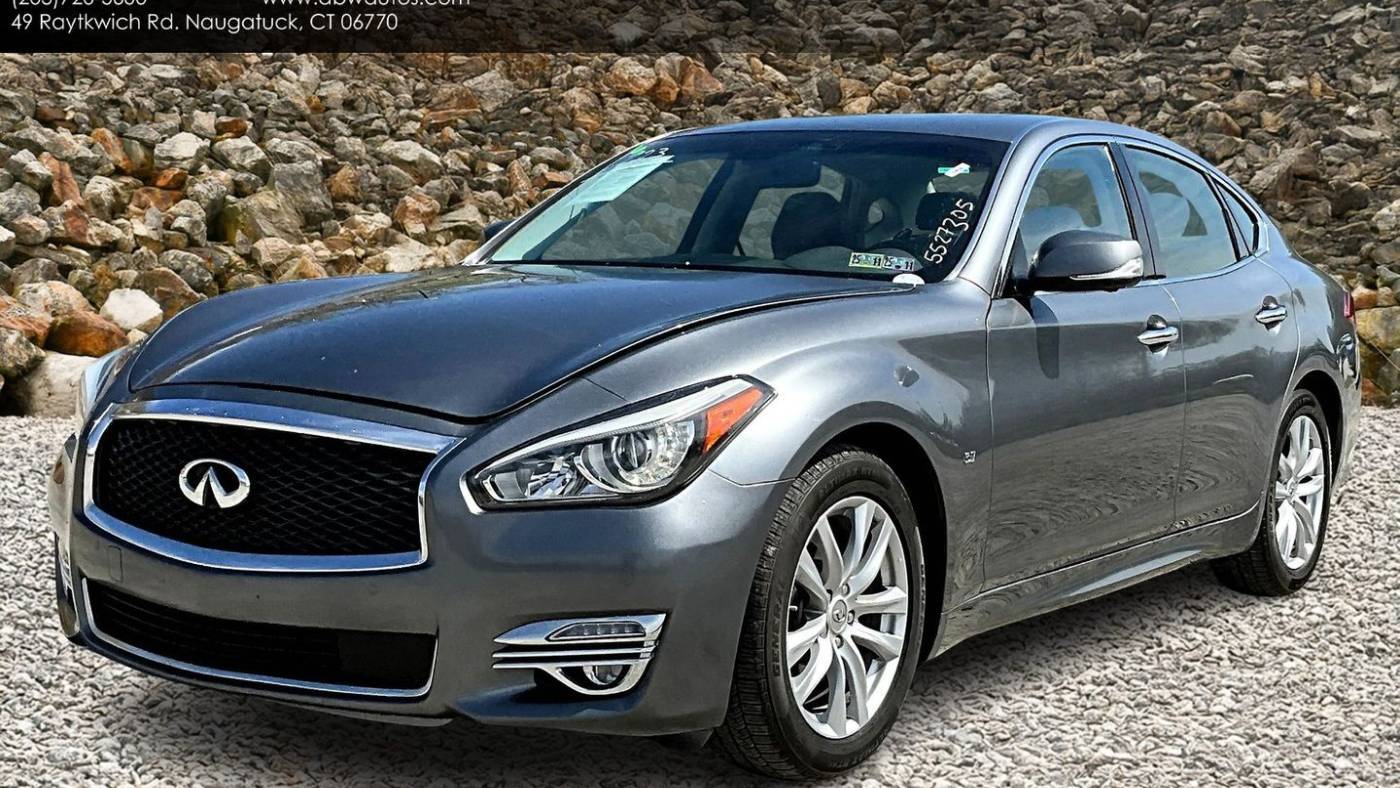 2017 Infiniti Q70 3.7