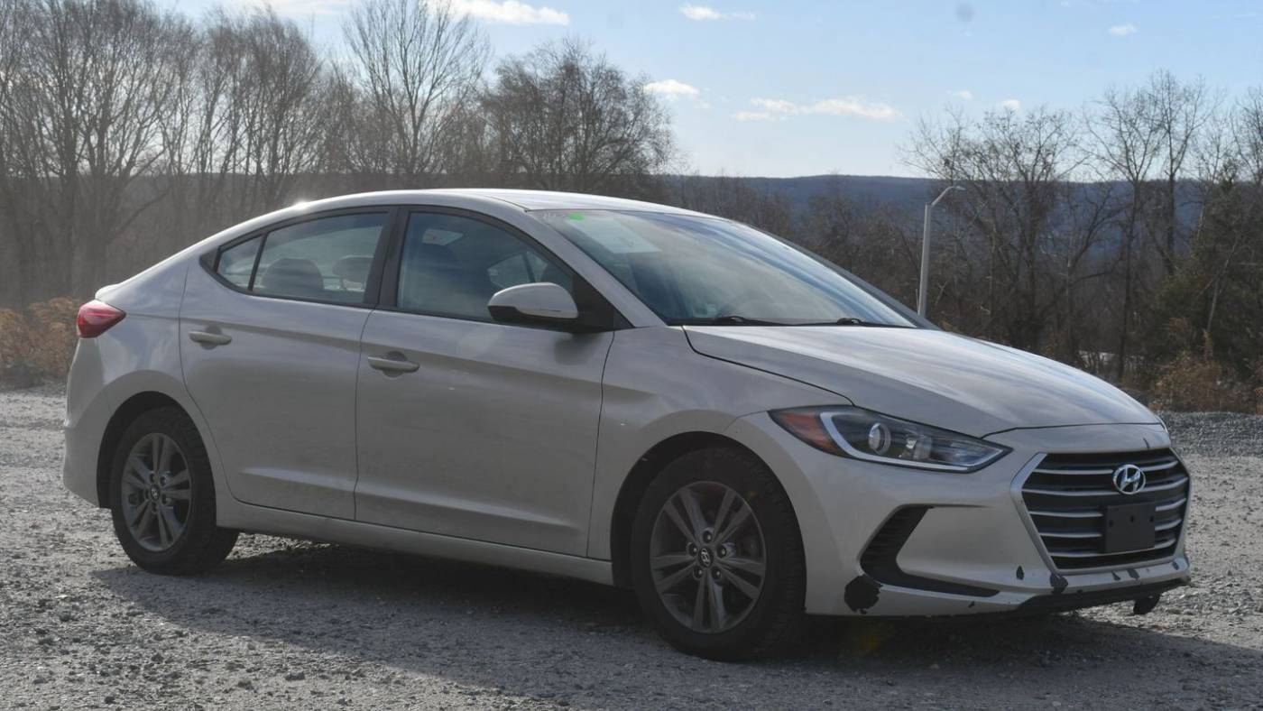 2017 Hyundai Elantra SE — Sedan — 83,800 mi — Naugatuck, CT