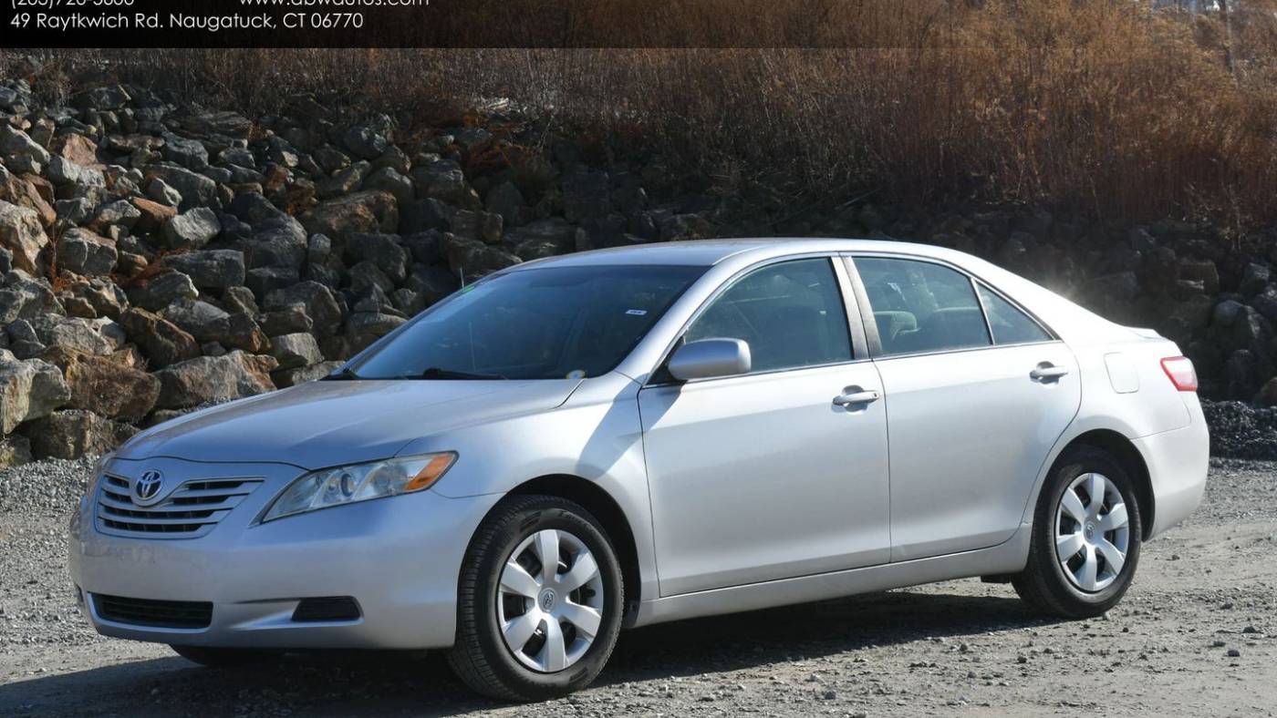 2009 Toyota Camry LE — Sedan — 76,400 mi — Naugatuck, CT