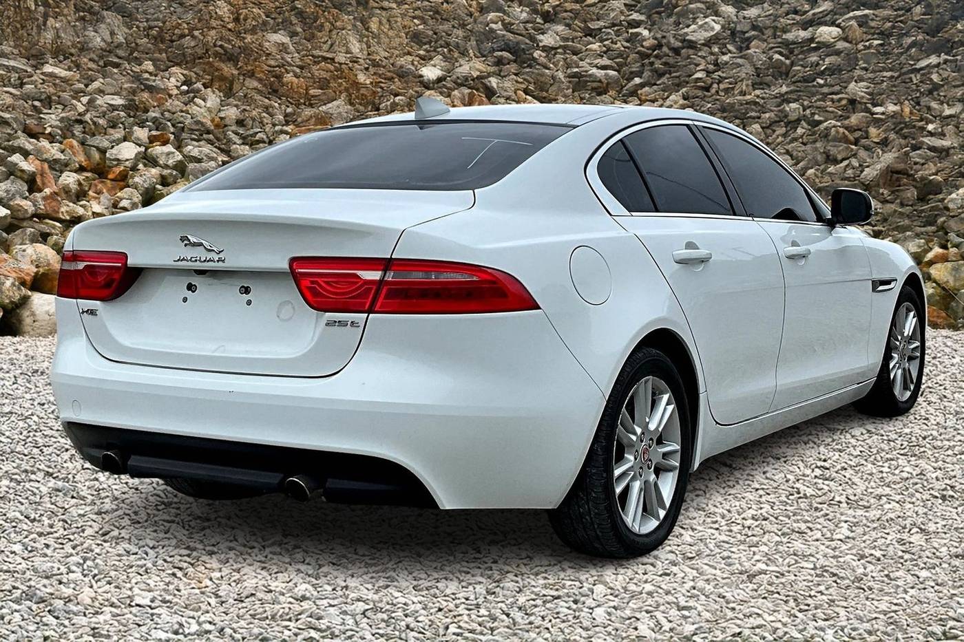 2019 Jaguar XE Premium — Sedan — 82,734 mi — Naugatuck, CT