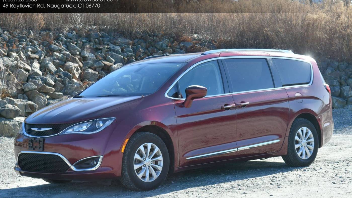 2018 Chrysler Pacifica Touring L — Minivan — 105,500 mi — Naugatuck, CT
