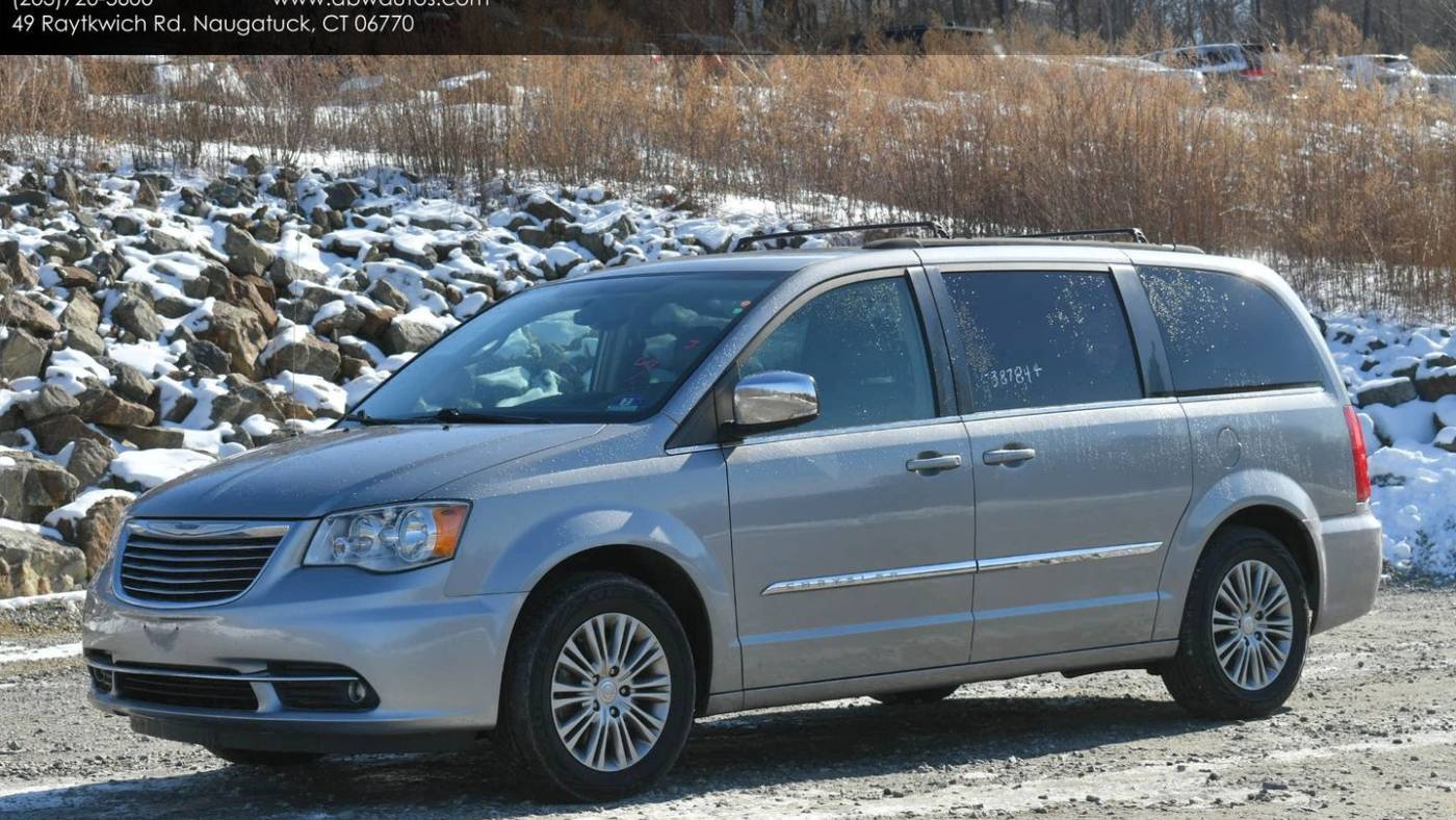 2015 Chrysler Town & Country Touring-L — Minivan — 83,800 mi — Naugatuck, CT
