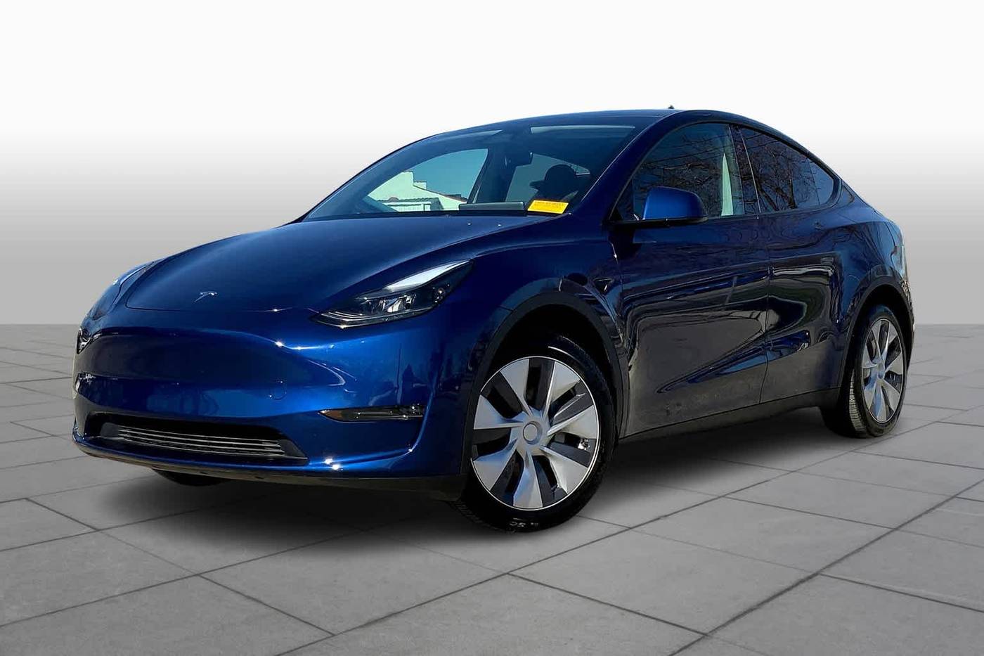 2024 Tesla Model Y Long Range — SUV — 10,750 mi — Merriam, KS