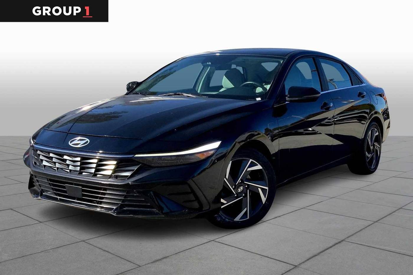 2024 Hyundai Elantra Hybrid Limited — Sedan — 30,802 mi — Merriam, KS