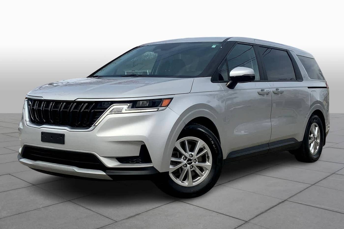 2022 Kia Carnival LXS — Minivan — 30,744 mi — Merriam, KS