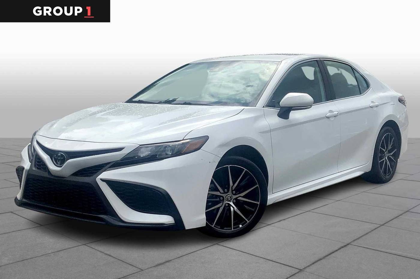 2023 Toyota Camry SE — Sedan — 24,258 mi — Merriam, KS