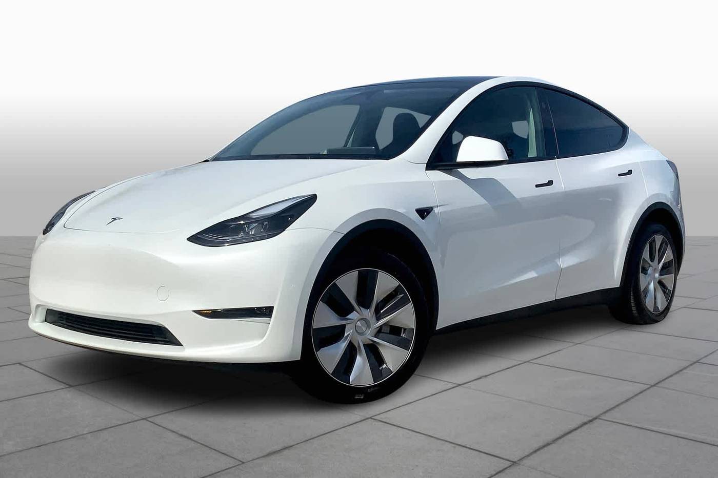 2023 Tesla Model Y Long Range — SUV — 15,835 mi — Merriam, KS