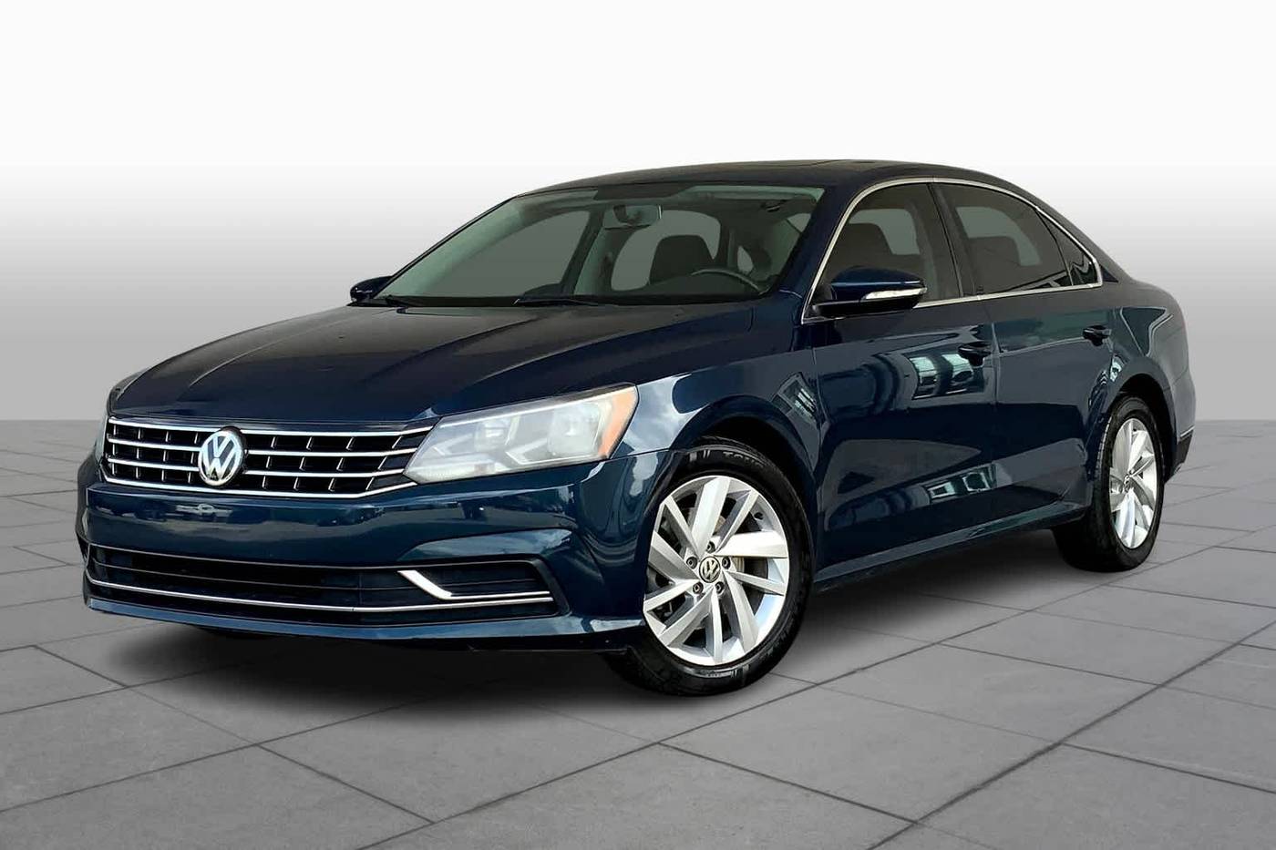 2018 Volkswagen Passat 2.0T SE — Sedan — 83,972 mi — Panama City, FL