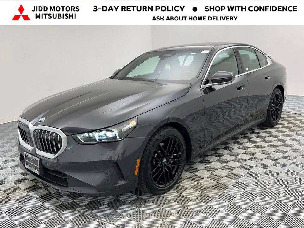2024 BMW 5 Series 530i — Sedan — 25,585 mi — Des Plaines, IL