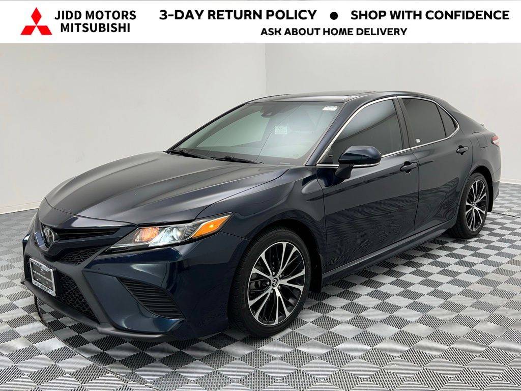 2020 Toyota Camry SE — Sedan — 67,816 mi — Des Plaines, IL