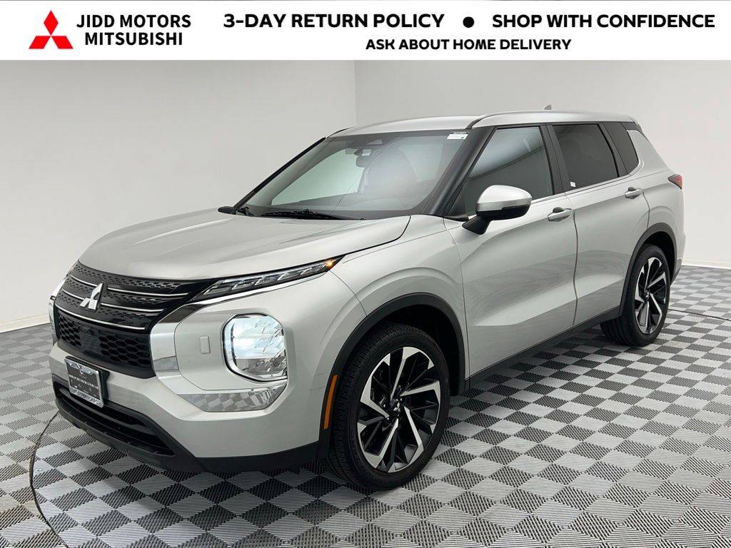 2022 Mitsubishi Outlander ES — SUV — 74,926 mi — Des Plaines, IL