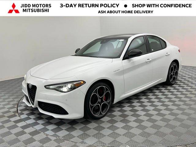 2022 Alfa Romeo Giulia Veloce — Sedan — 31,072 mi — Des Plaines, IL