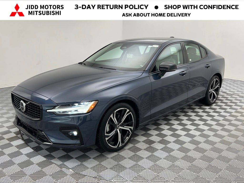 2024 Volvo S60 Core — Sedan — 31,297 mi — Des Plaines, IL