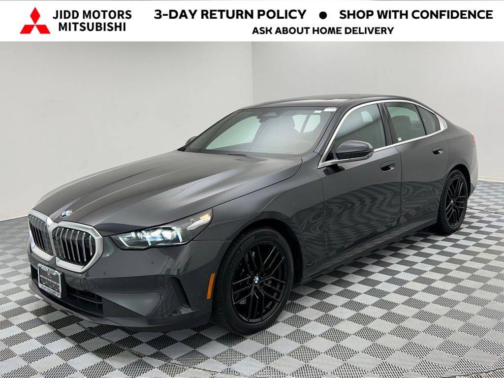 2024 BMW 5 Series 530i — Sedan — 25,821 mi — Des Plaines, IL