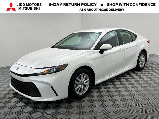 2025 Toyota Camry Hybrid LE — Sedan — 22,261 mi — Des Plaines, IL