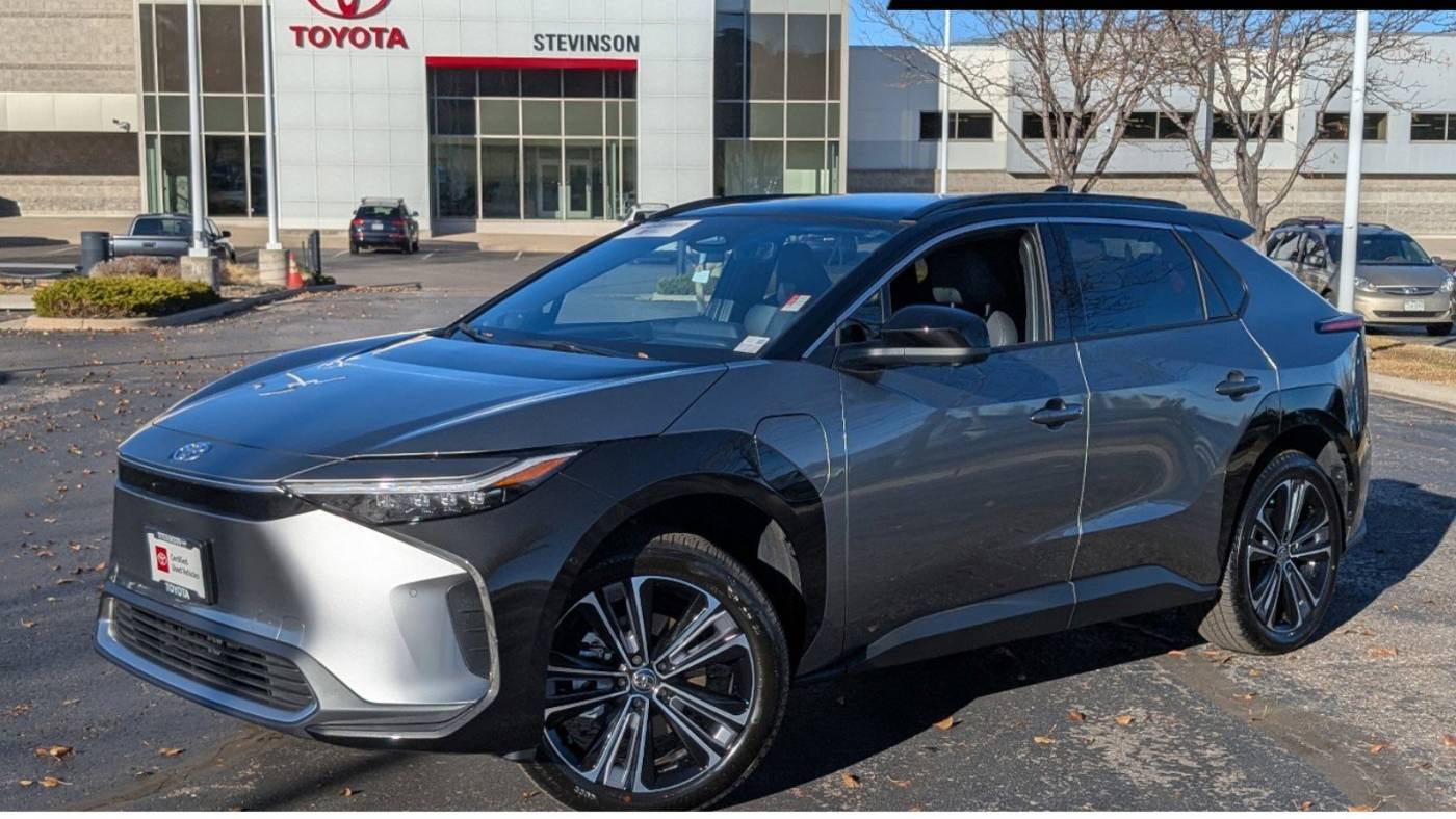 2024 Toyota bZ4X Limited — SUV — 2,854 mi — Lakewood, CO