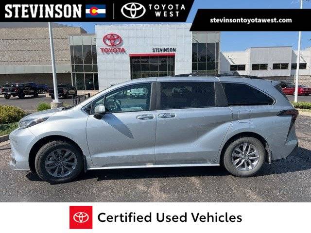 2025 Toyota Sienna XLE — Minivan — 11,008 mi — Lakewood, CO