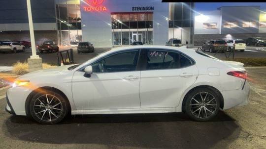 2024 Toyota Camry SE — Sedan — 22,261 mi — Lakewood, CO