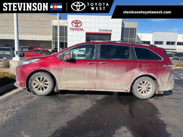 2021 Toyota Sienna XLE — Minivan — 47,462 mi — Lakewood, CO