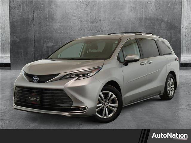 2023 Toyota Sienna Platinum — Minivan — 32,125 mi — Westmont, IL