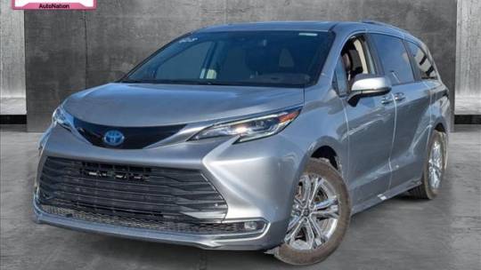 2024 Toyota Sienna Platinum — Minivan — 21,421 mi — Westmont, IL