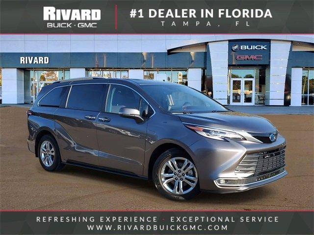 2022 Toyota Sienna Platinum — Minivan — 47,136 mi — Tampa, FL