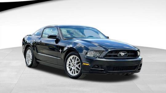 2013 Ford Mustang V6 Premium — Coupe — 84,158 mi — Sanford, NC