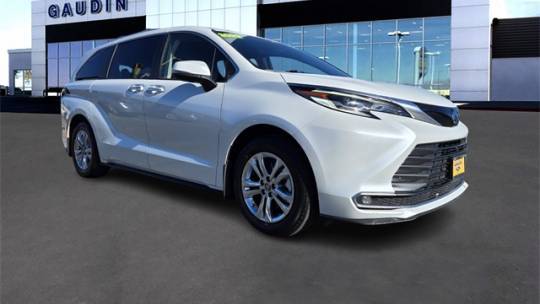 2022 Toyota Sienna Platinum — Minivan — 31,649 mi — Las Vegas, NV