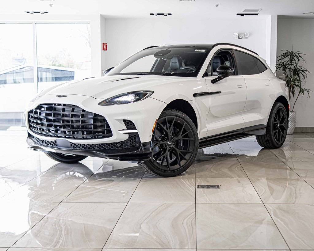 2025 Aston Martin DBX 707