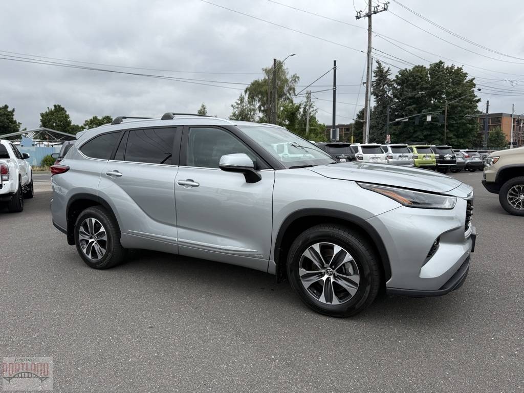 2023 Toyota Highlander Hybrid XLE — SUV — 21,985 mi — Portland, OR