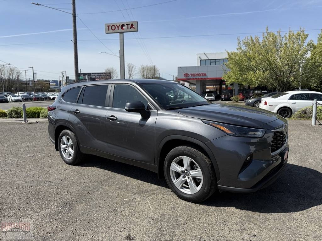 2023 Toyota Highlander LE — SUV — 25,950 mi — Portland, OR