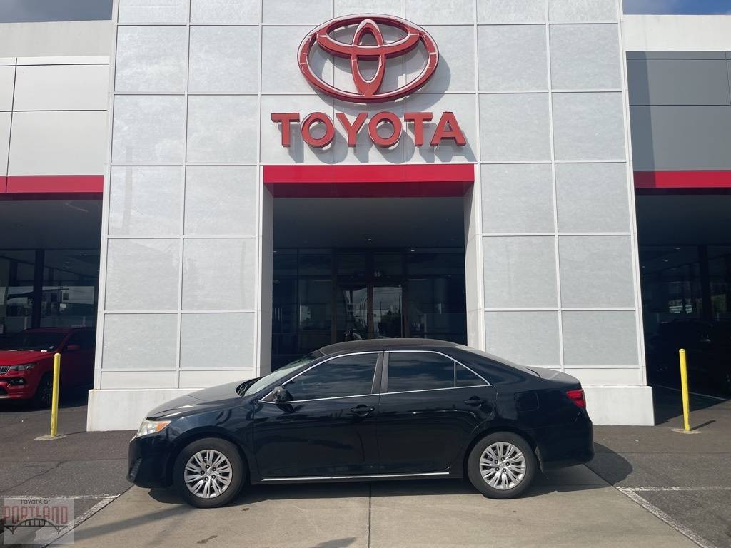 2014 Toyota Camry LE — Sedan — 114,452 mi — Portland, OR