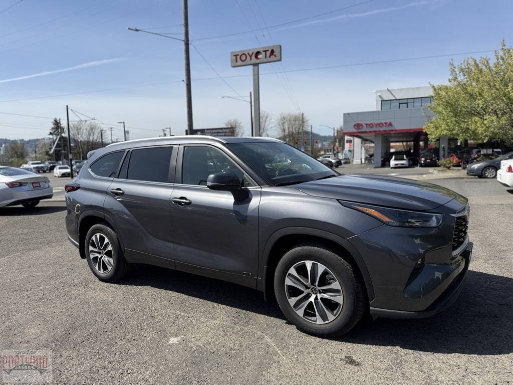 2024 Toyota Highlander Hybrid XLE — SUV — 8,619 mi — Portland, OR
