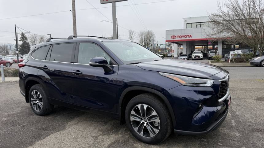 2022 Toyota Highlander XLE — SUV — 33,044 mi — Portland, OR