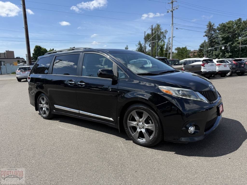 2017 Toyota Sienna SE — Minivan — 120,549 mi — Portland, OR
