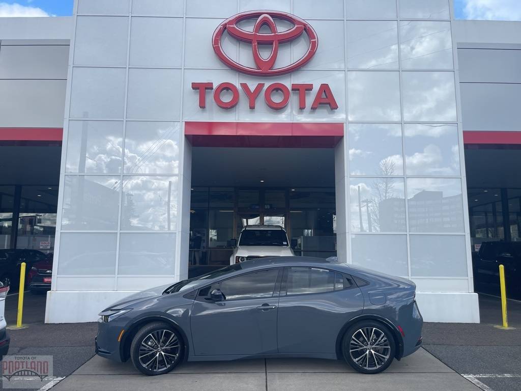 2023 Toyota Prius XLE — Hatchback — 15,230 mi — Portland, OR