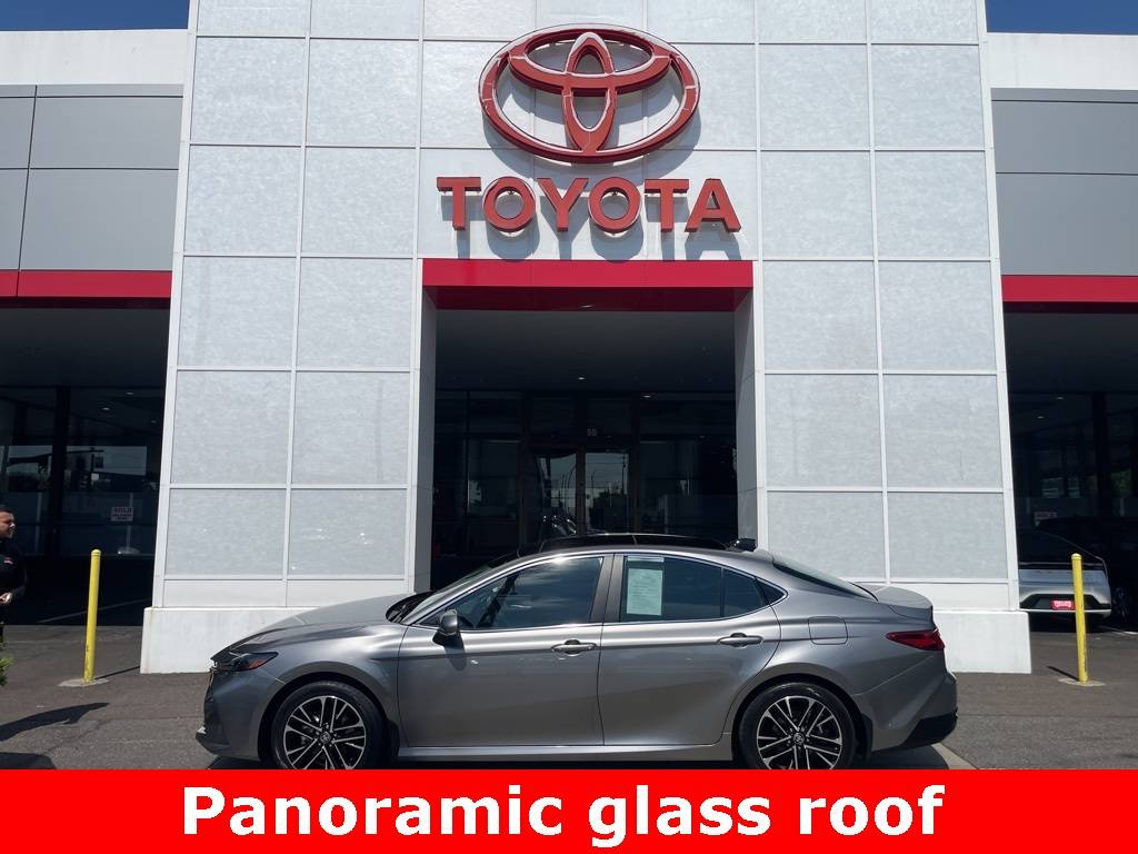 2025 Toyota Camry Hybrid XLE — Sedan — 8,230 mi — Portland, OR