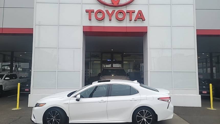 2020 Toyota Camry Hybrid SE — Sedan — 43,368 mi — Portland, OR