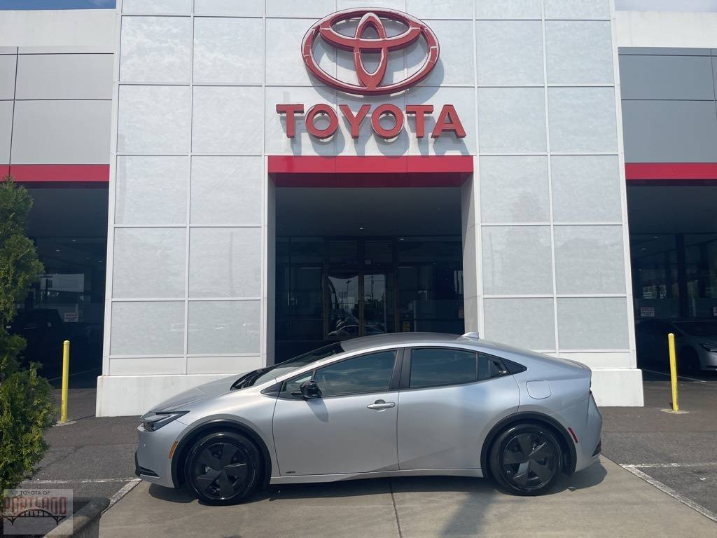 2024 Toyota Prius LE — Hatchback — 3,207 mi — Portland, OR