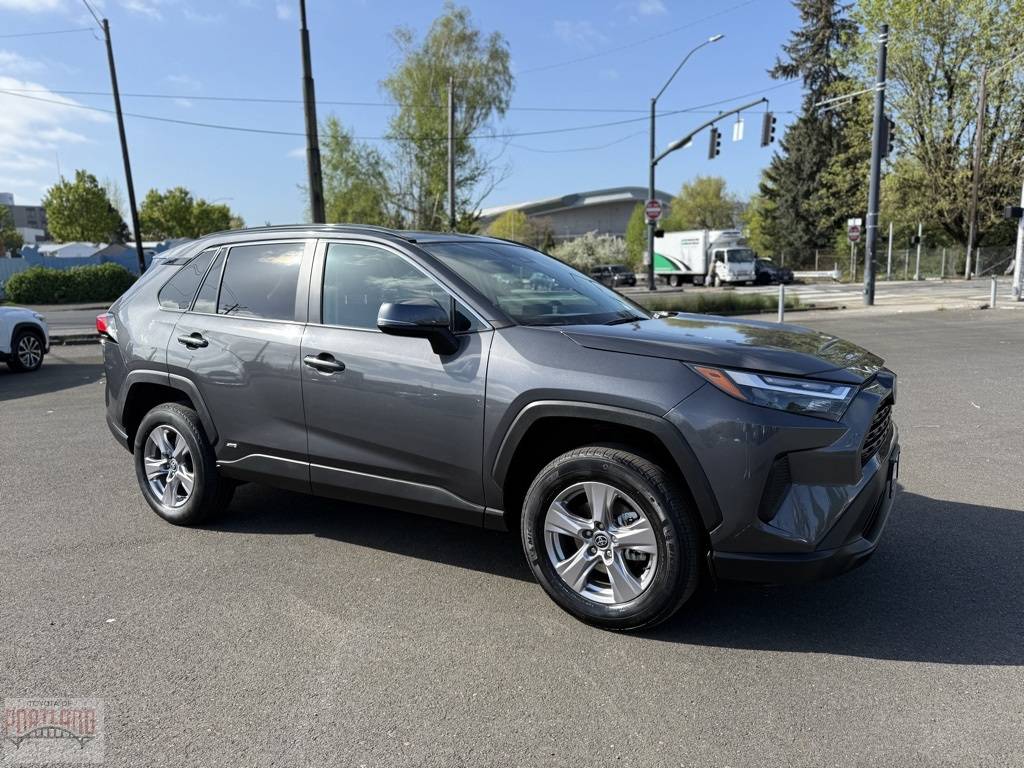 2022 Toyota RAV4 Hybrid XLE — SUV — 24,411 mi — Portland, OR