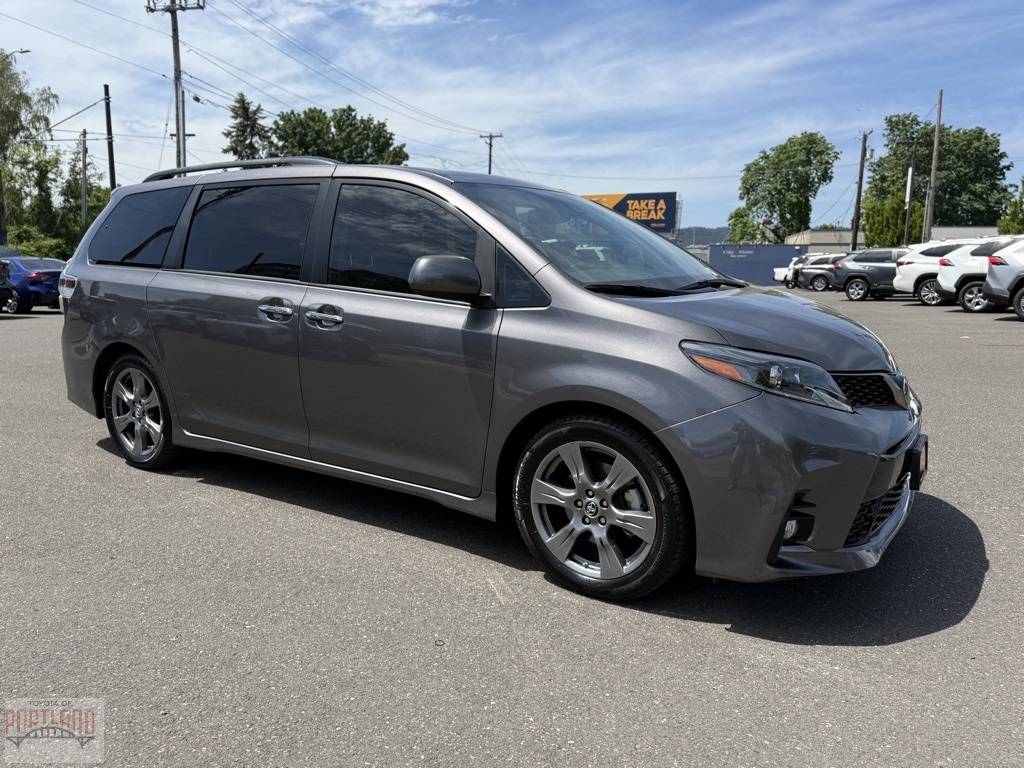 2018 Toyota Sienna SE Premium — Minivan — 48,873 mi — Portland, OR