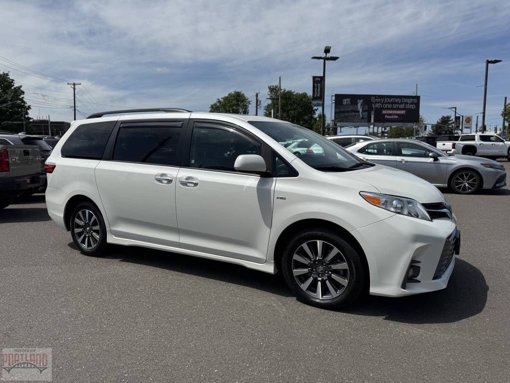 2018 Toyota Sienna XLE — Minivan — 48,281 mi — Portland, OR