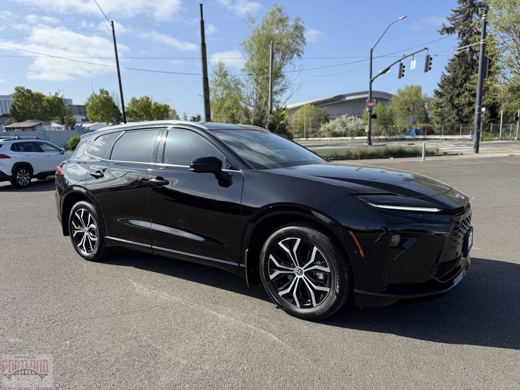 2025 Toyota Crown Signia XLE — SUV — 8,702 mi — Portland, OR