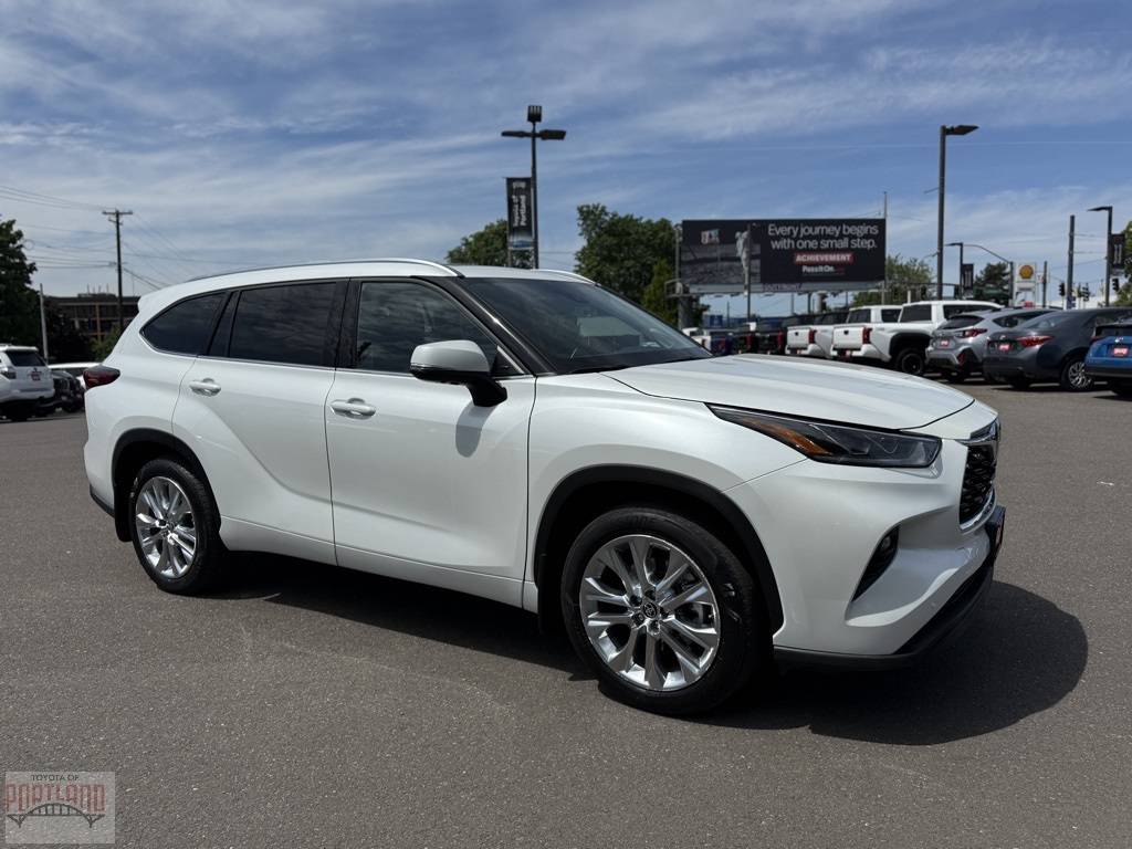 2022 Toyota Highlander Limited — SUV — 17,350 mi — Portland, OR