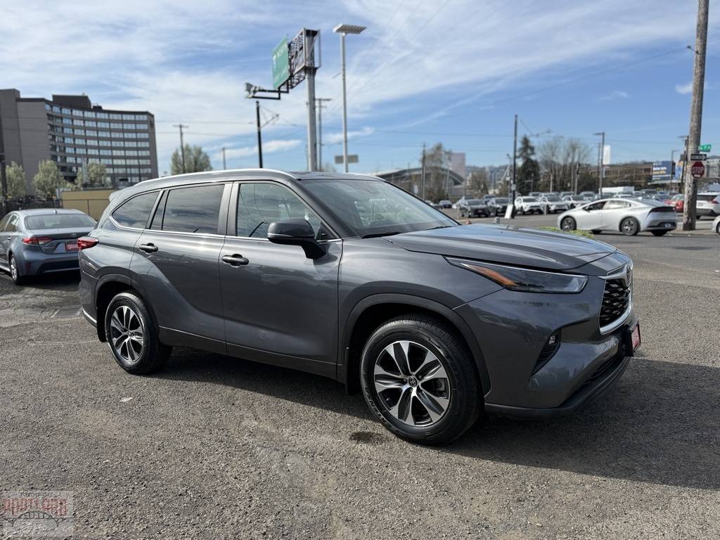 2023 Toyota Highlander XLE — SUV — 36,812 mi — Portland, OR