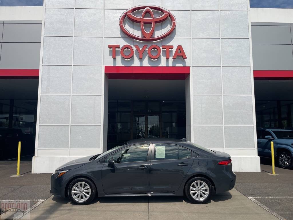 2025 Toyota Corolla Hybrid LE — Sedan — 3,792 mi — Portland, OR