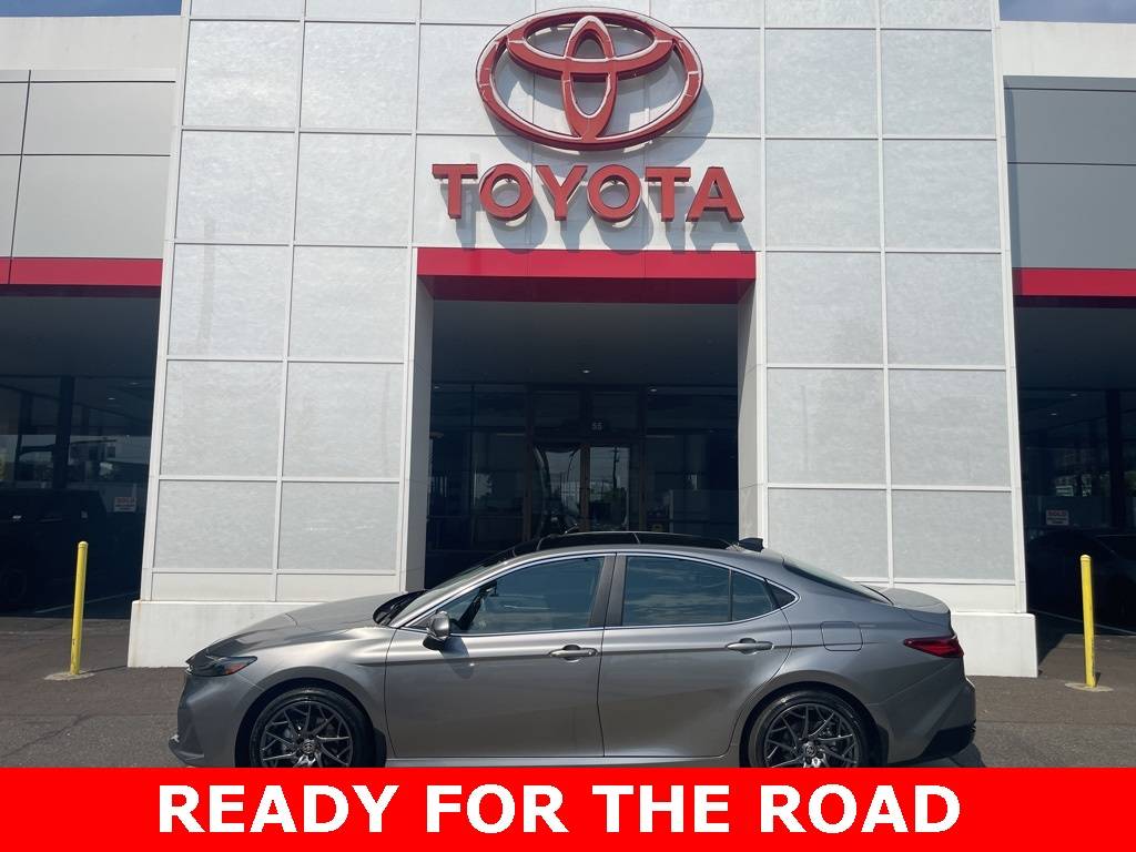 2025 Toyota Camry Hybrid XLE — Sedan — 8,036 mi — Portland, OR