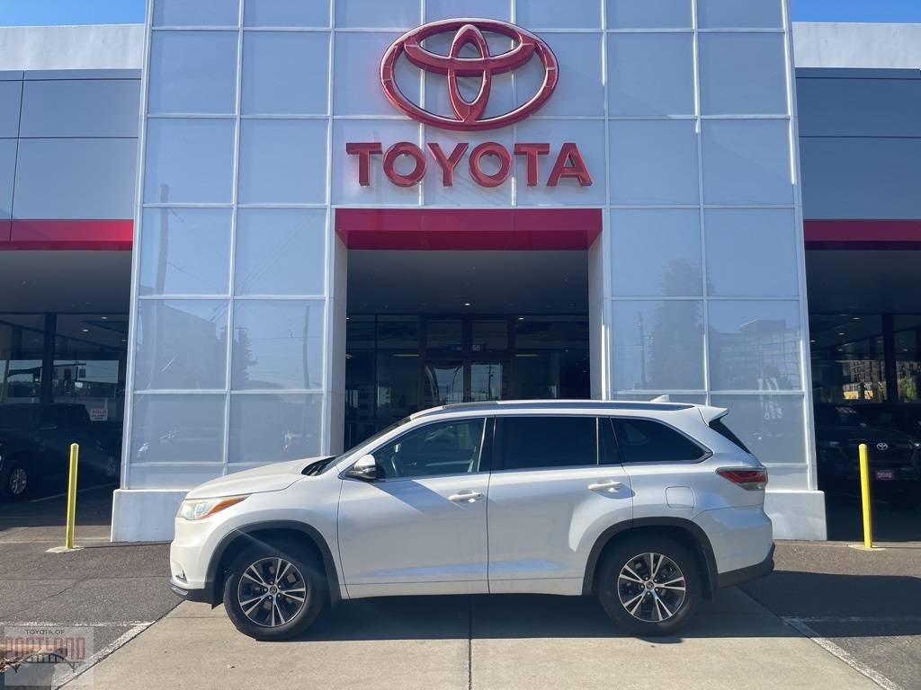 2016 Toyota Highlander XLE — SUV — 103,254 mi — Portland, OR